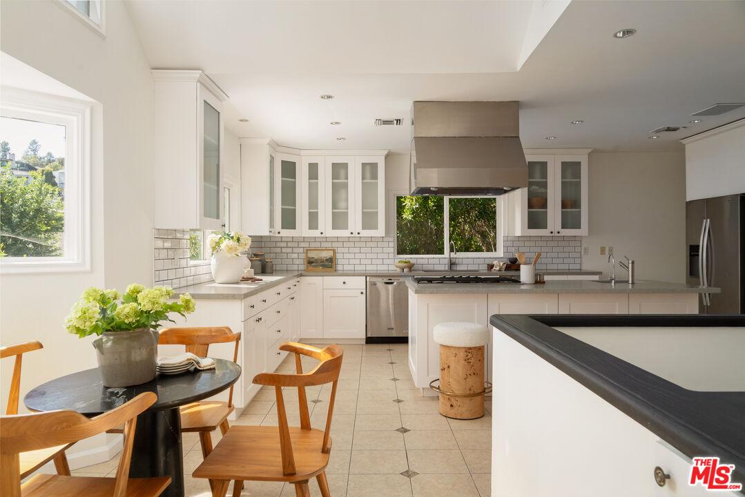 MLS #25570915 image #7