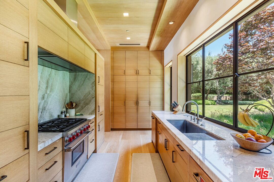 MLS #25570921 image #16