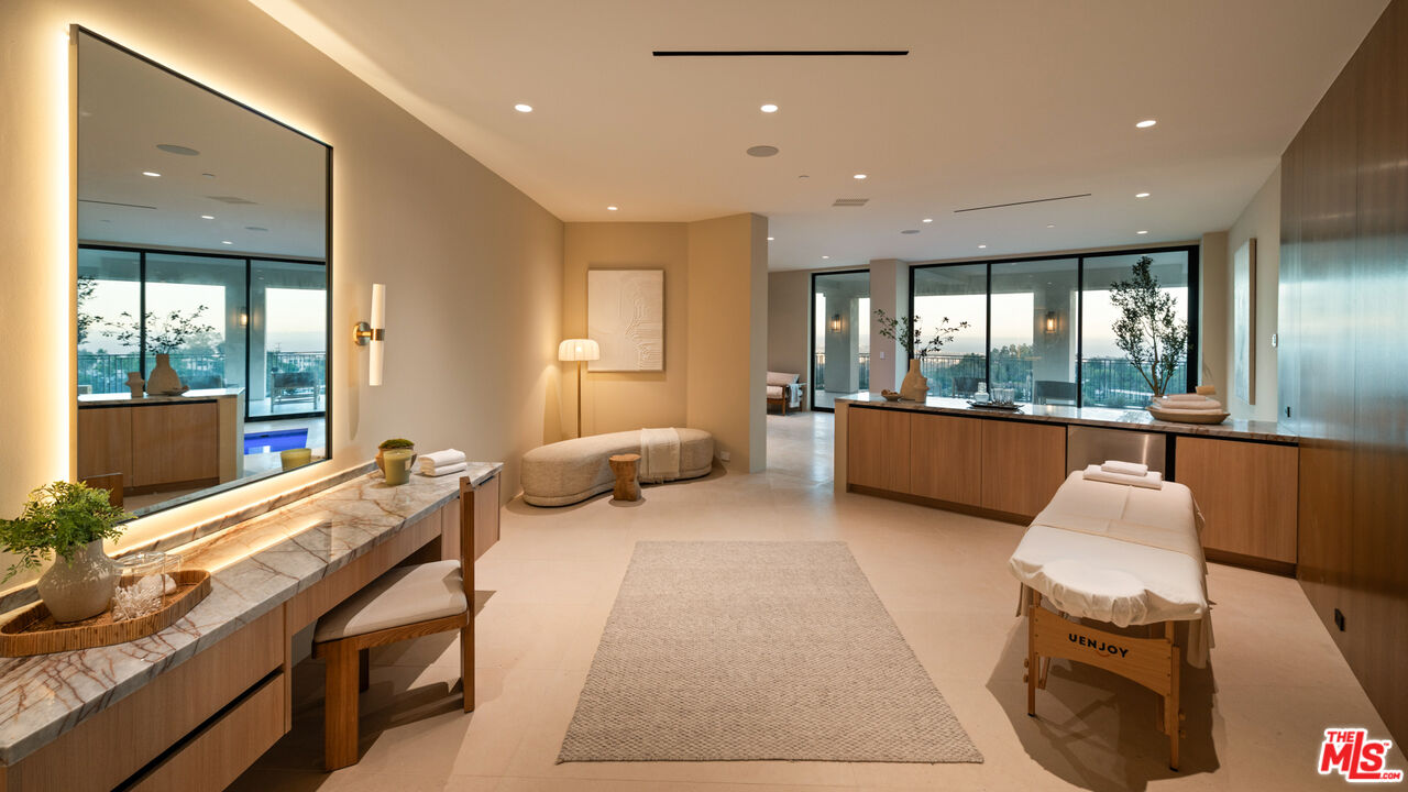 MLS #25570957 image #40