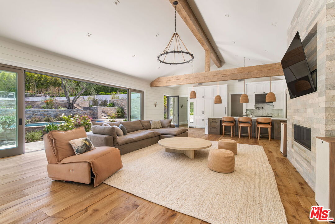 MLS #25571427 image #2