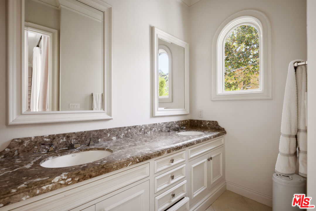 MLS #25571753 image #24