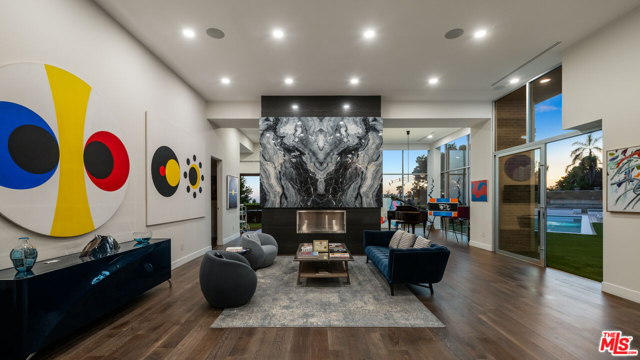 MLS #25571879 image #2