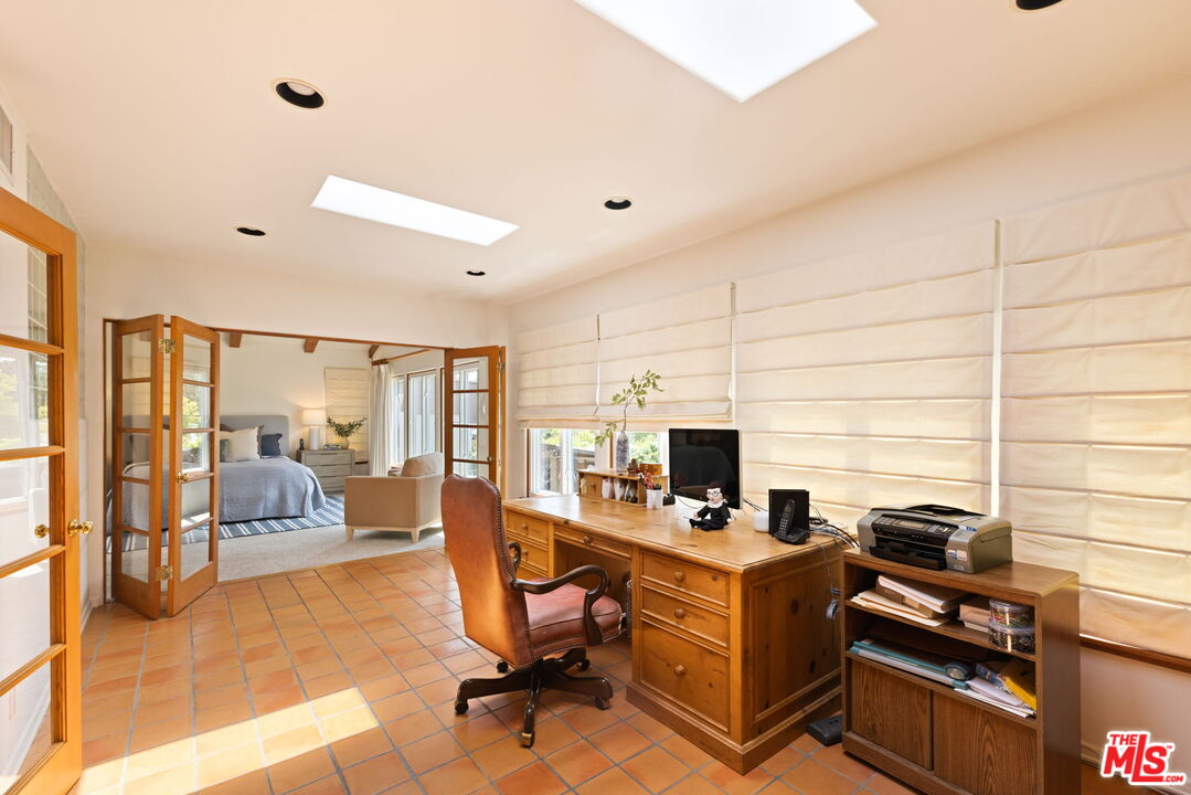 MLS #25571963 image #17