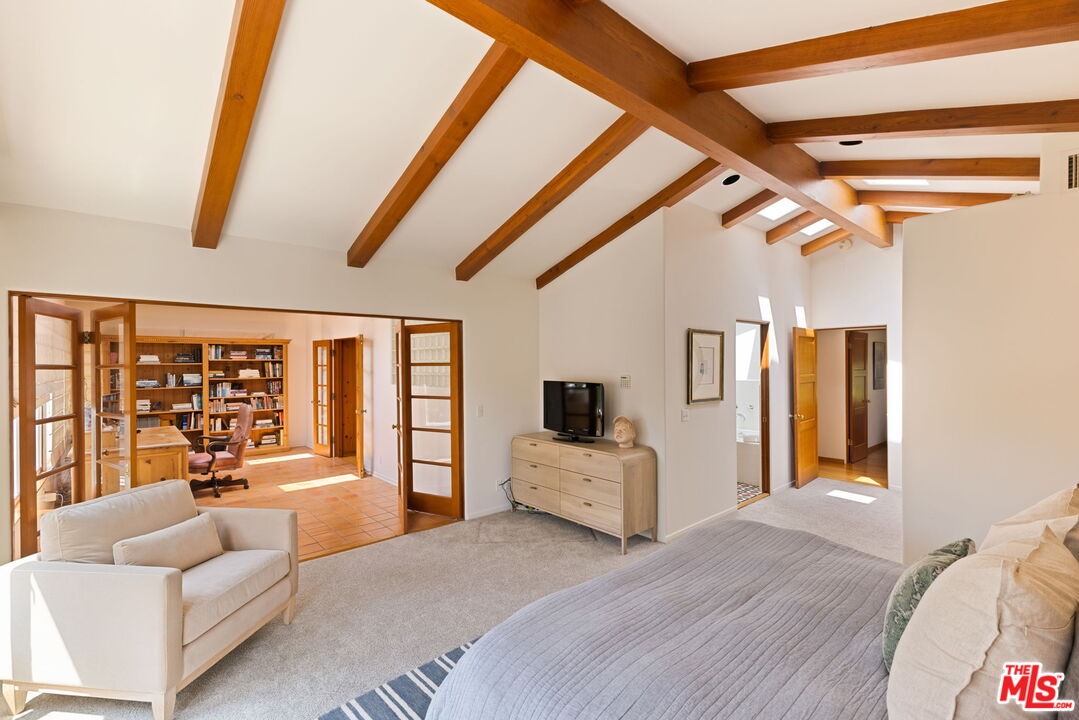 MLS #25571963 image #21