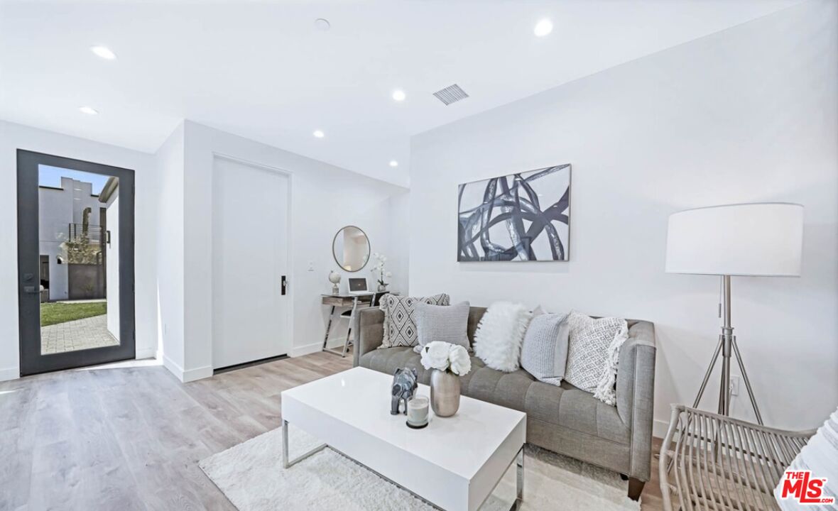 MLS #25571991 image #33