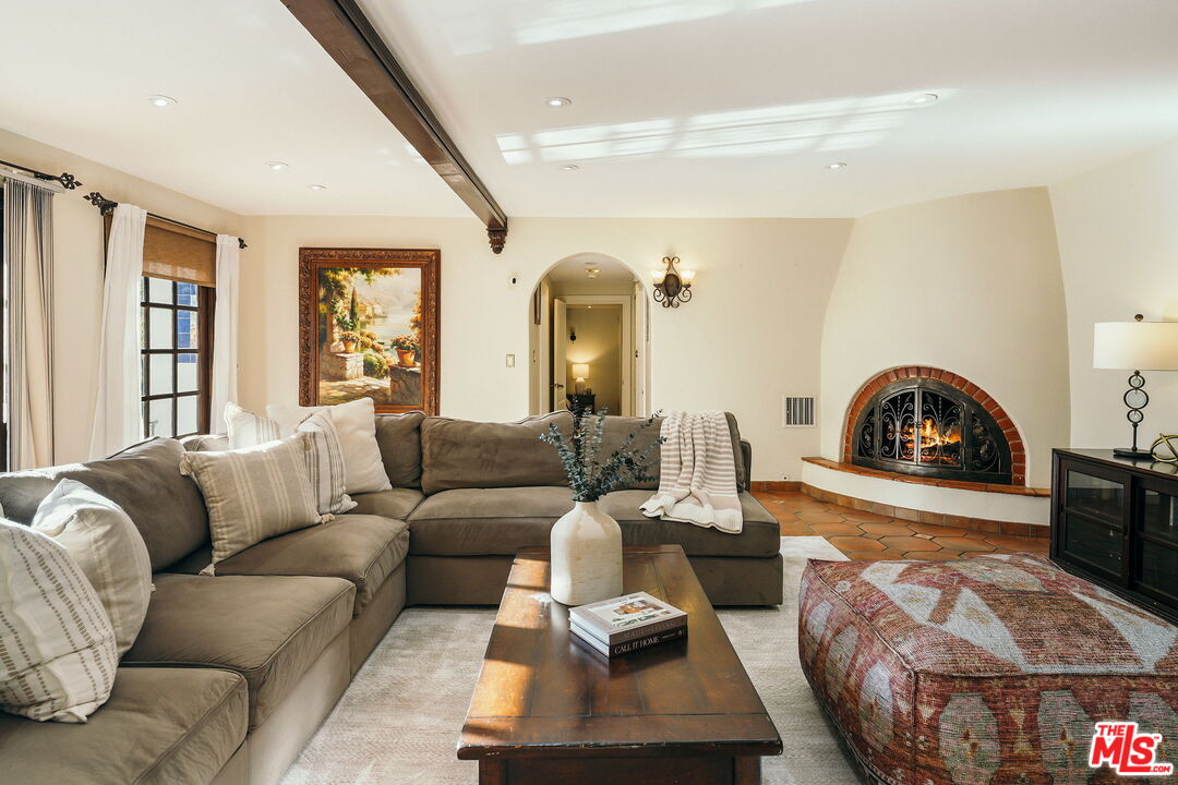 MLS #25572023 image #28