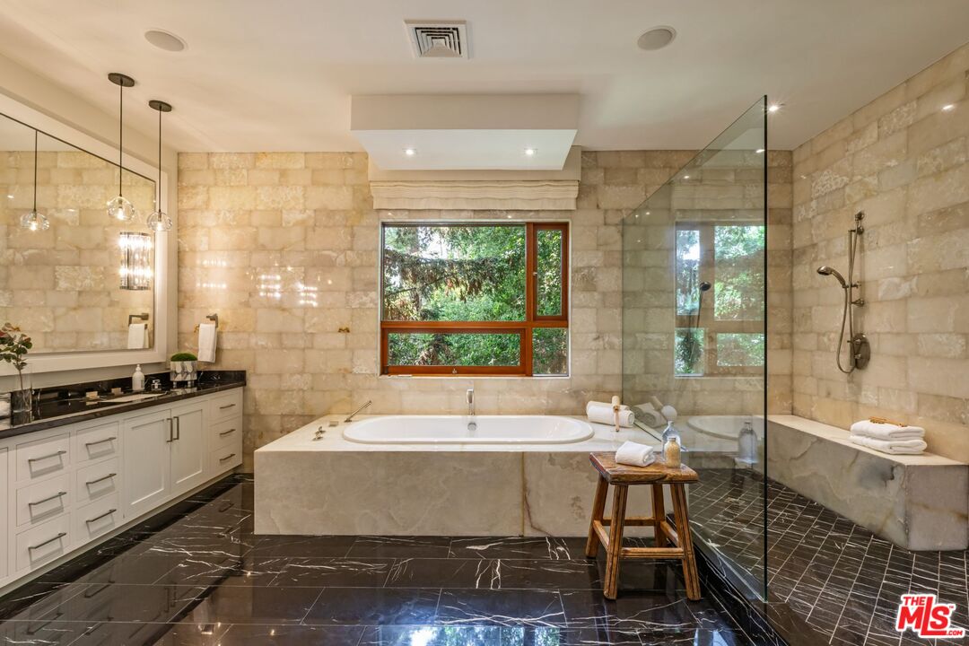 MLS #25572039 image #15