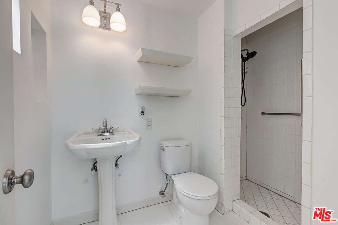 MLS #25572425 image #40