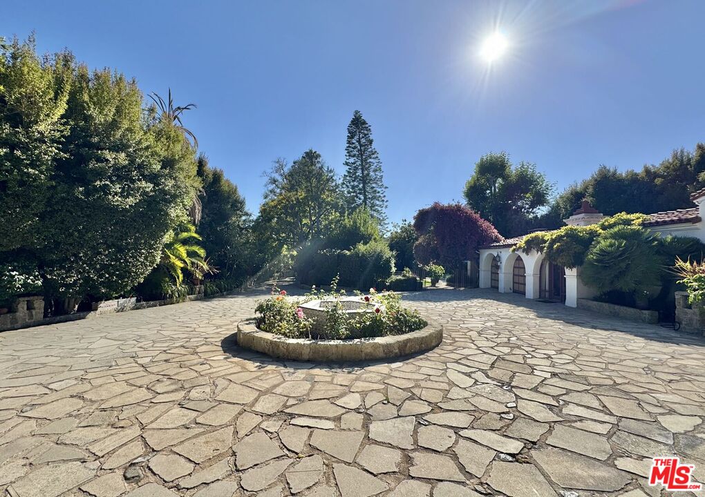 MLS #25572589 image #2