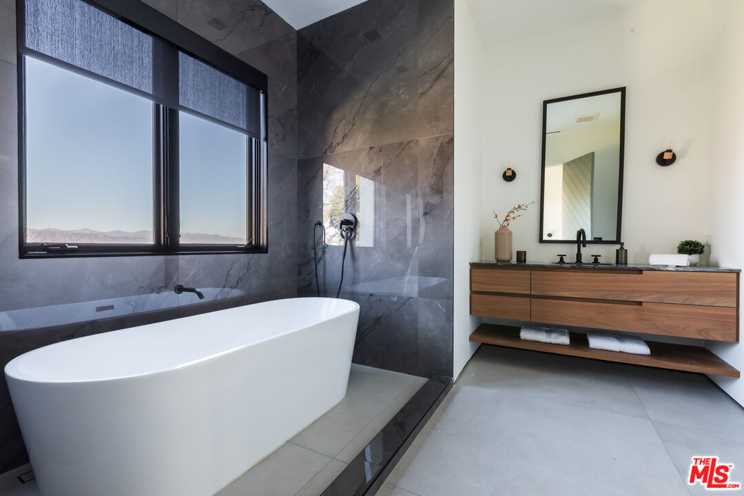 MLS #25572877 image #35