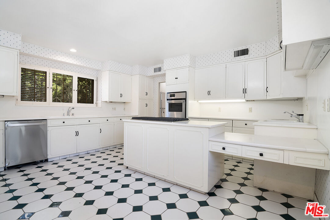 MLS #25573061 image #12