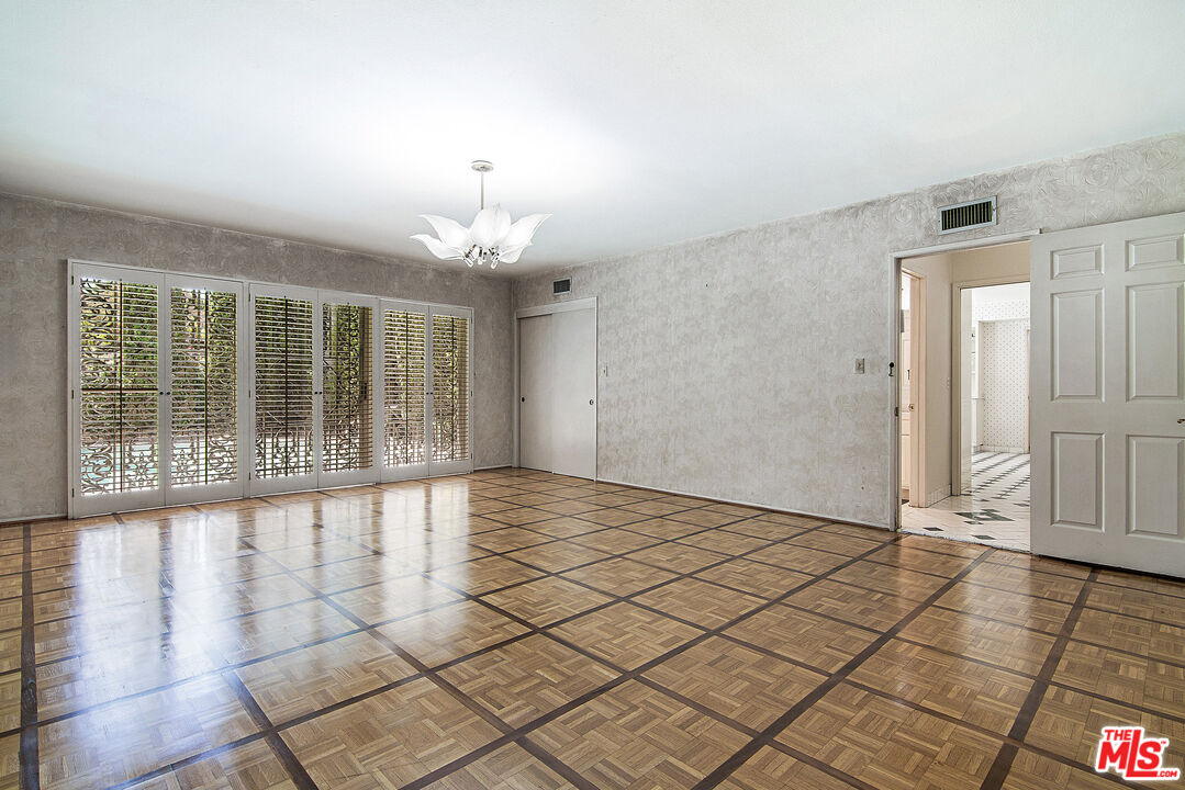 MLS #25573061 image #16