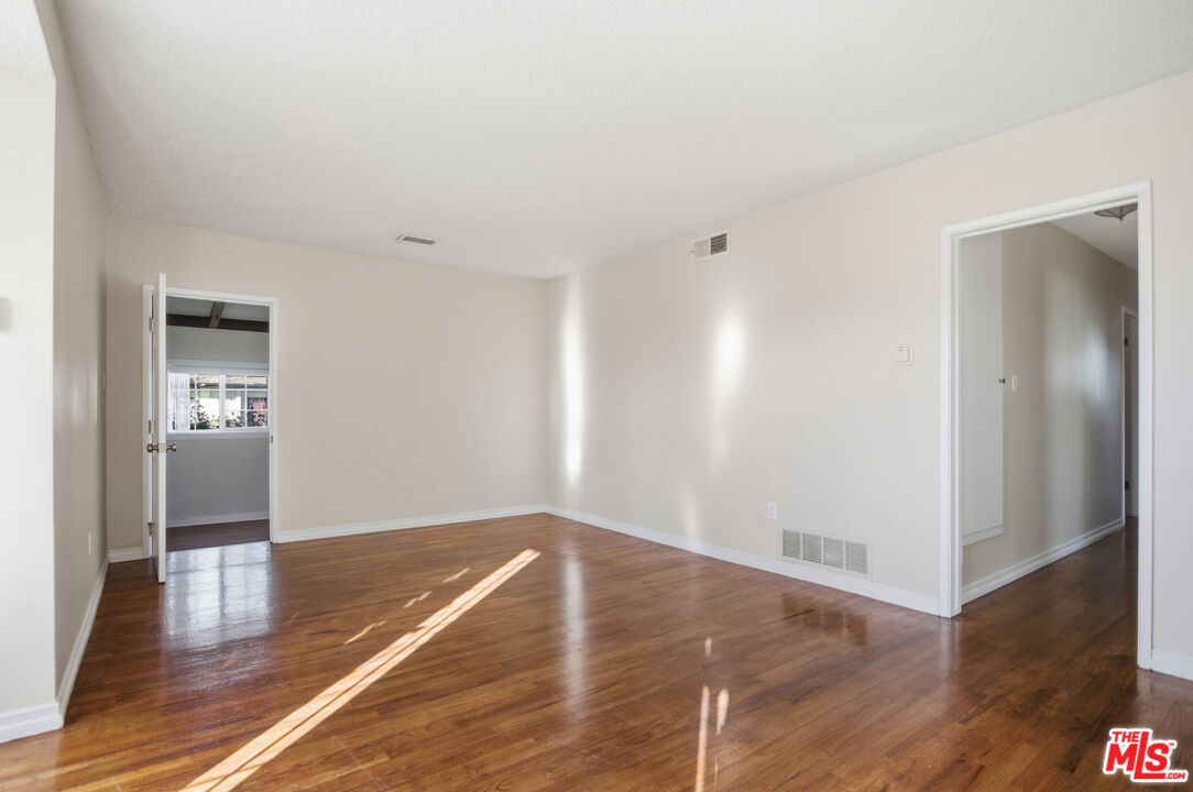 MLS #25573187 image #8