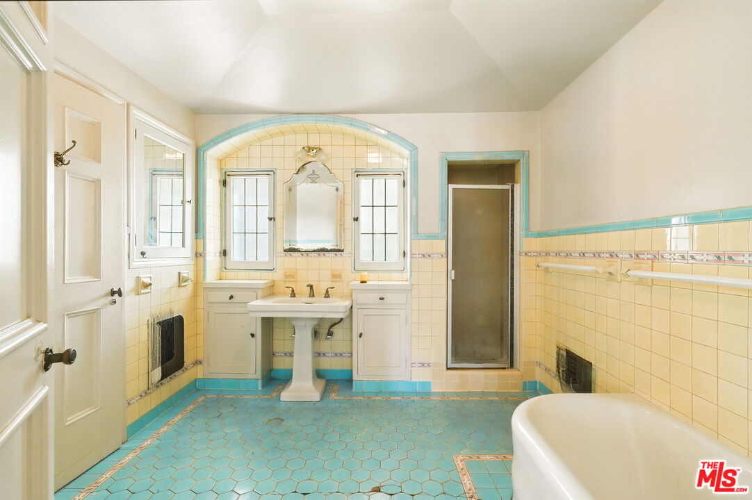 MLS #25573343 image #32