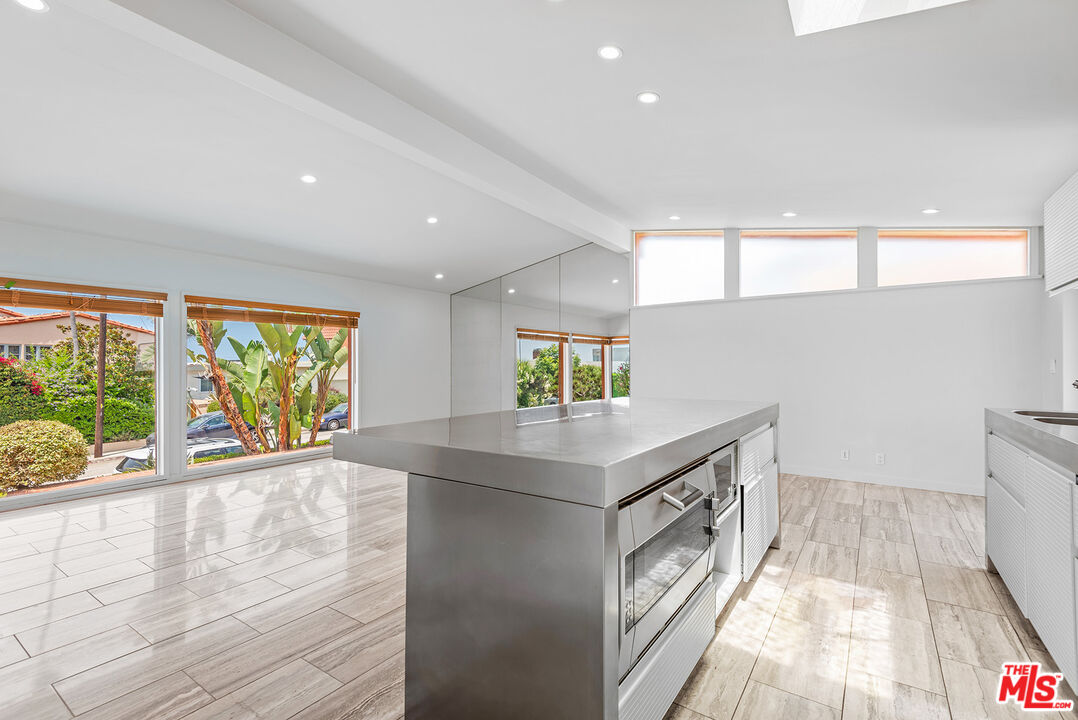 MLS #25573723 image #16