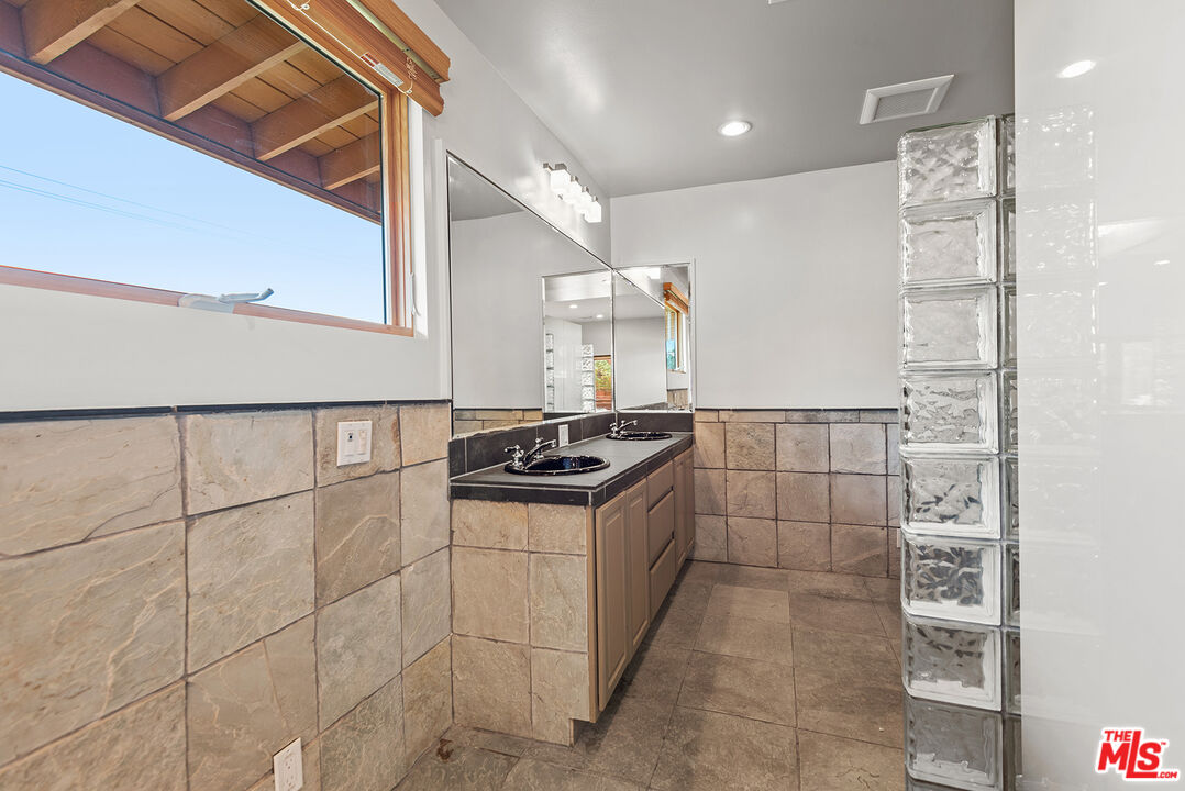 MLS #25573723 image #34