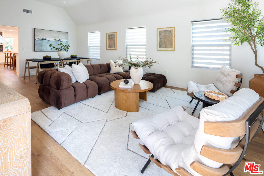 MLS #25573779 image #2