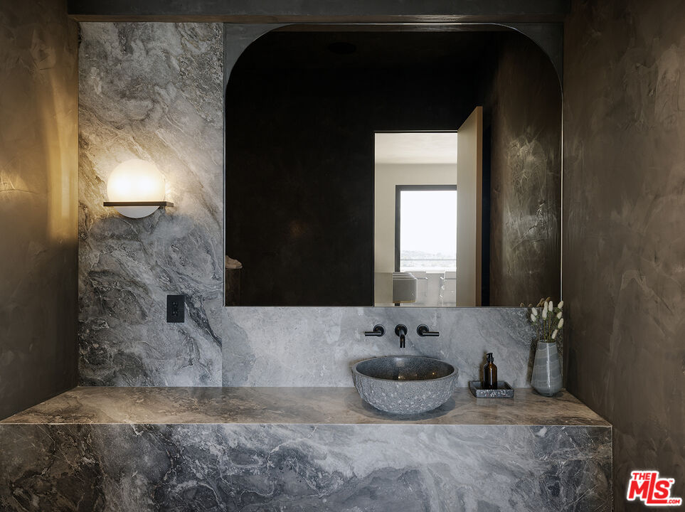 MLS #25573875 image #22