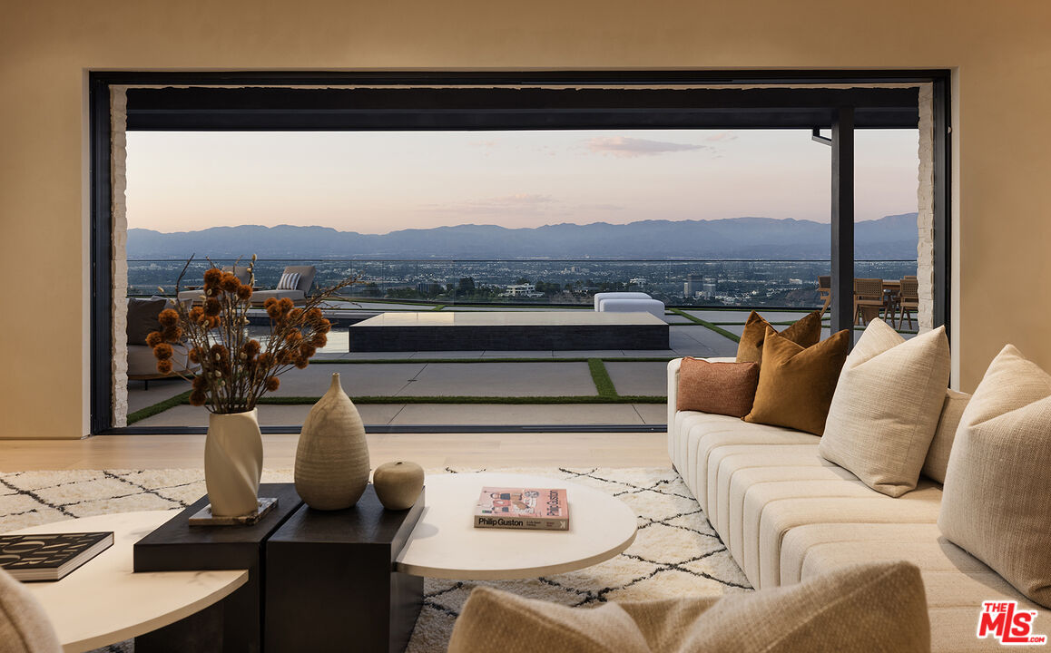 MLS #25573875 image #2