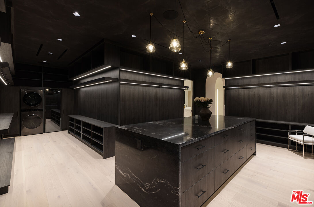 MLS #25573875 image #30