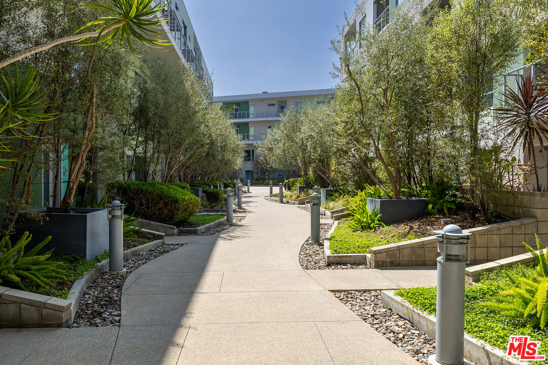 MLS #25573953 image #21