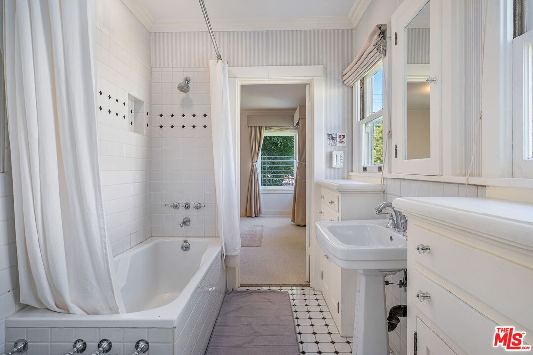 MLS #25573981 image #21