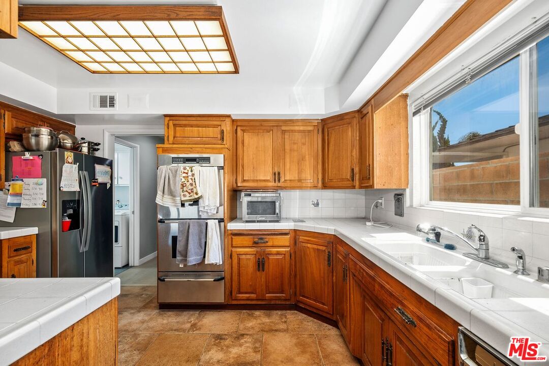 MLS #25574445 image #18