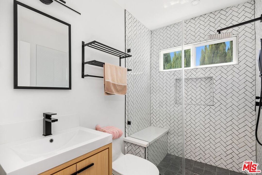 MLS #25574445 image #22