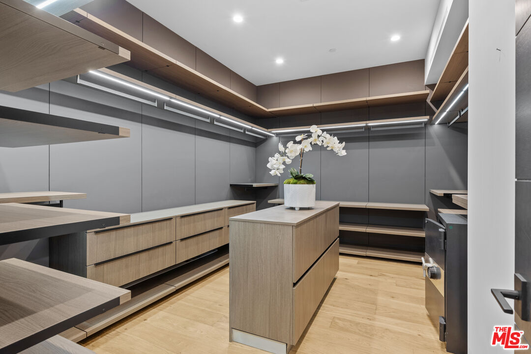 MLS #25574817 image #13