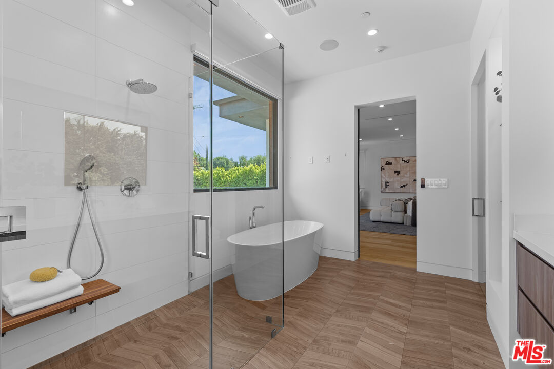 MLS #25574817 image #16