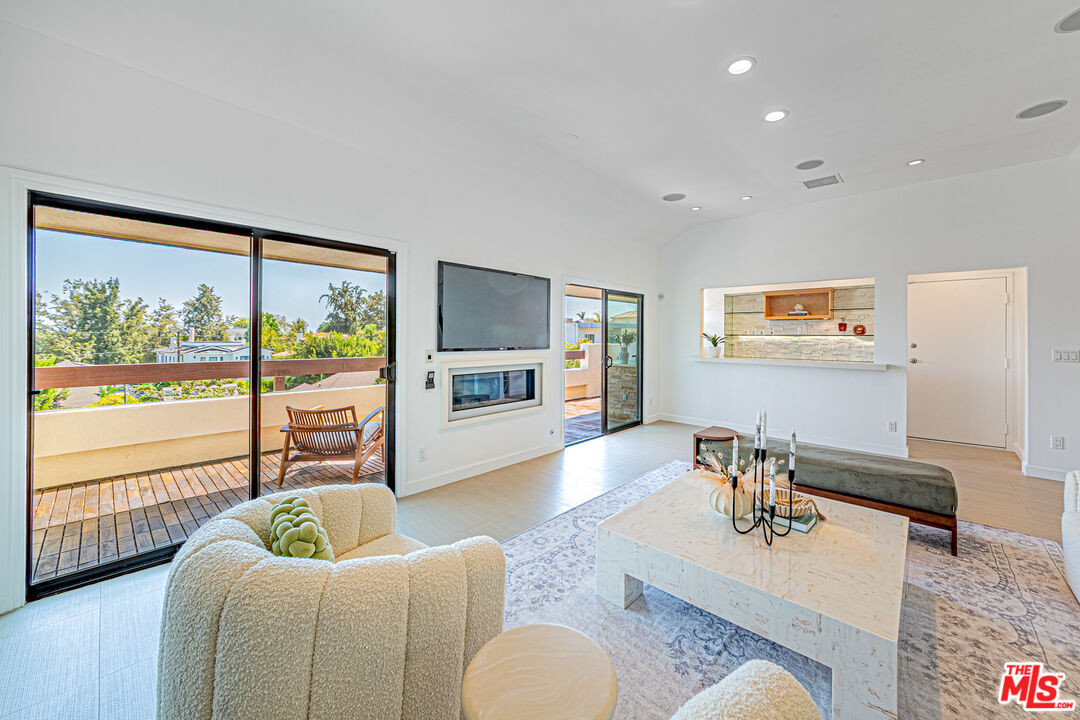 MLS #25574901 image #1