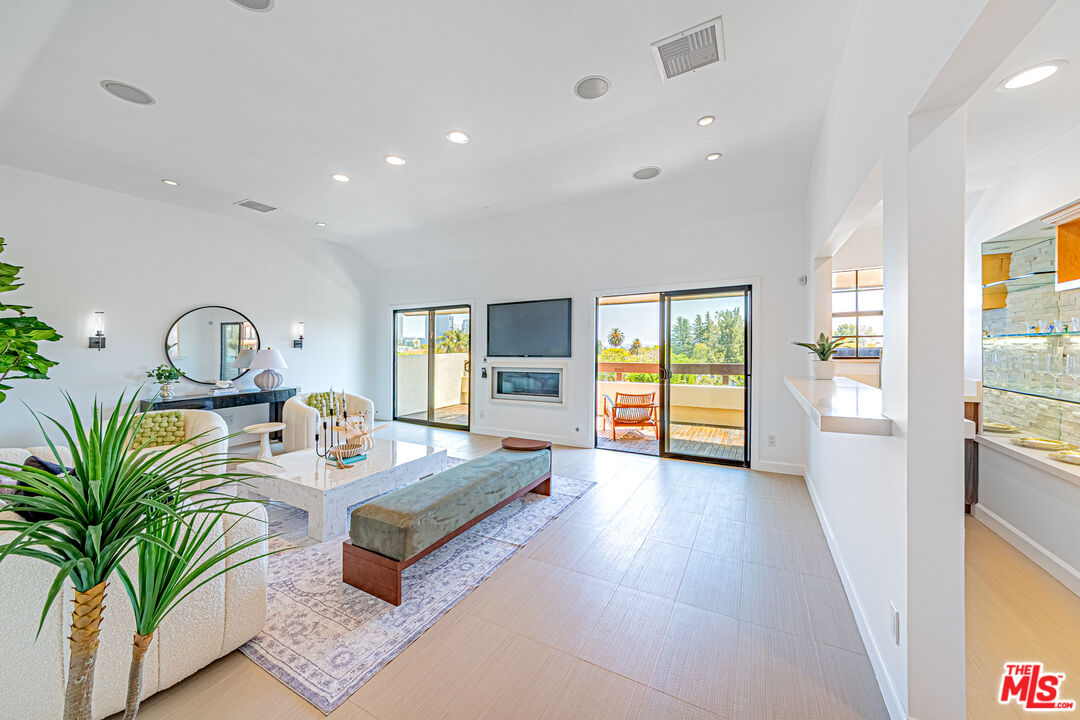 MLS #25574901 image #0