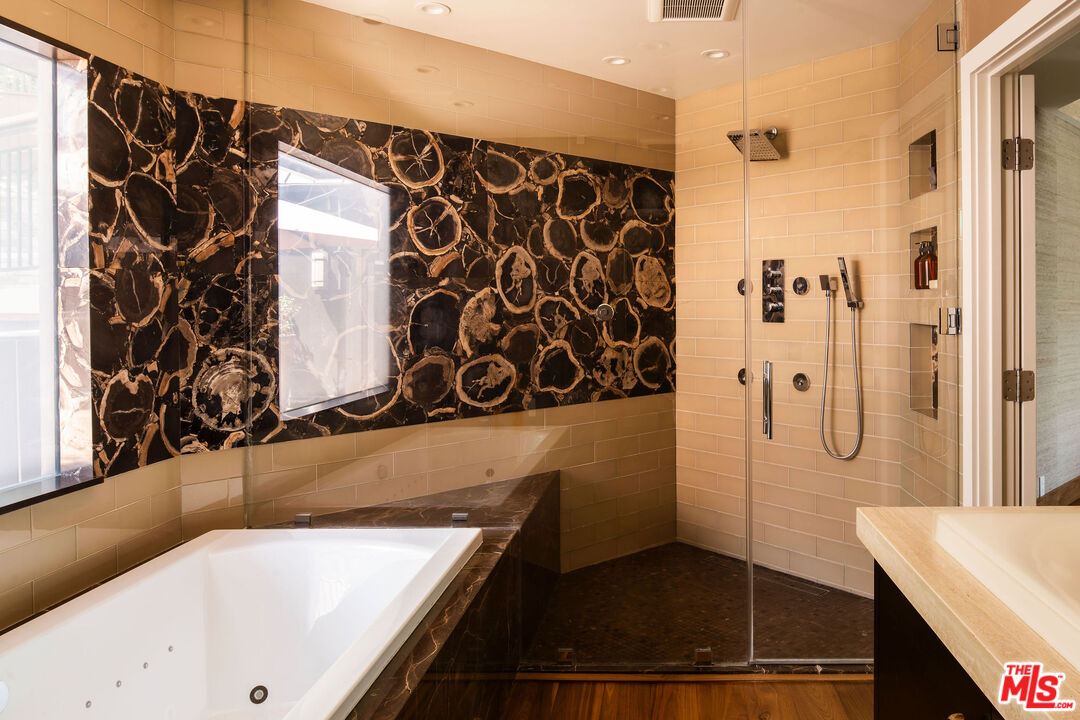 MLS #25575105 image #17