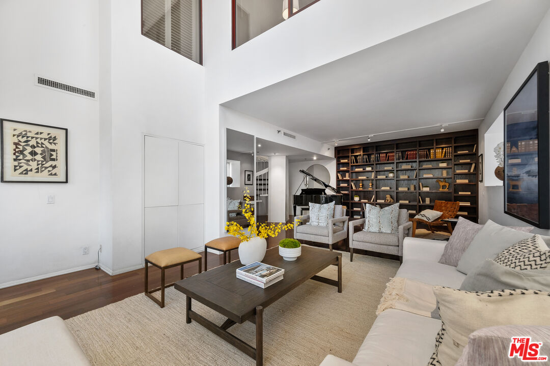 MLS #25575131 image #10