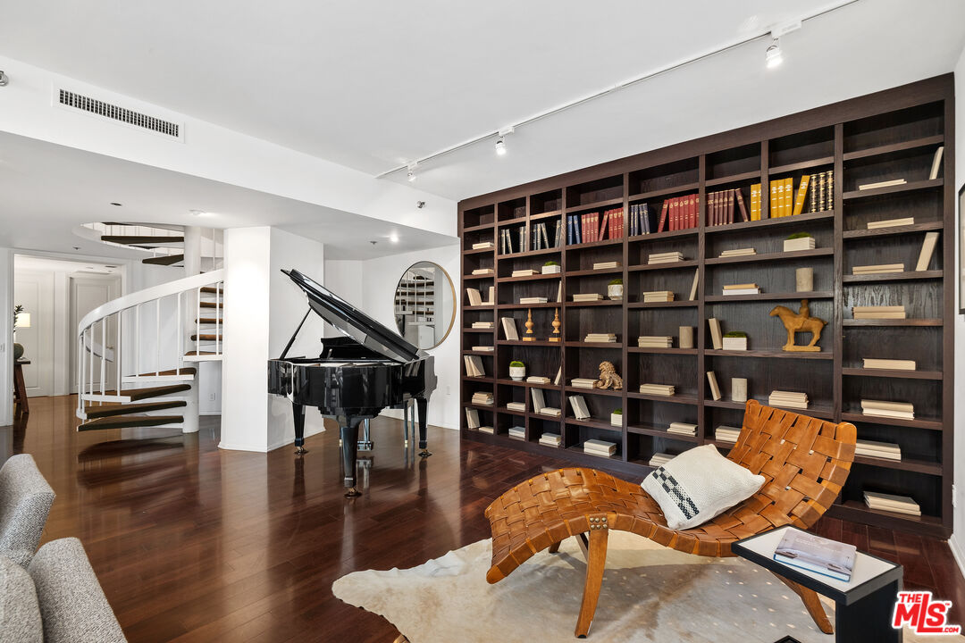 MLS #25575131 image #1