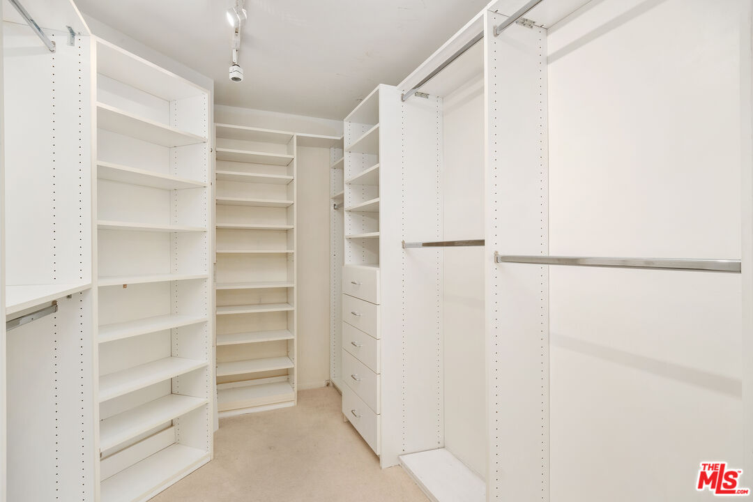 MLS #25575131 image #27