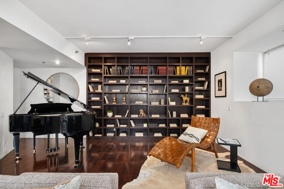 MLS #25575131 image #2