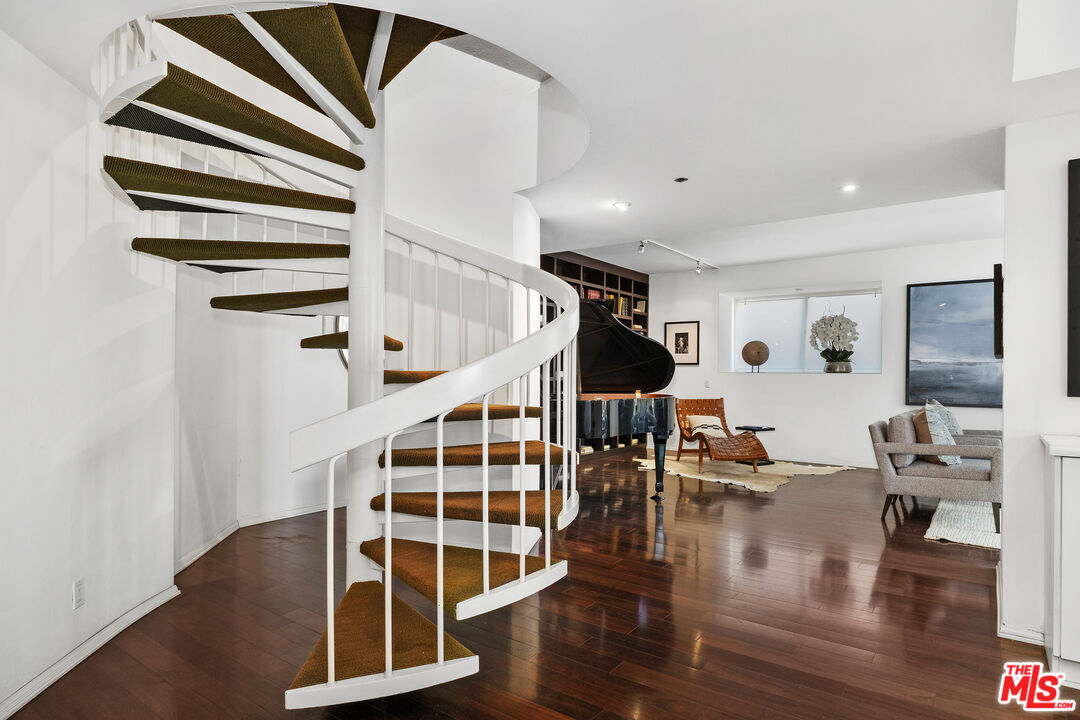 MLS #25575131 image #3