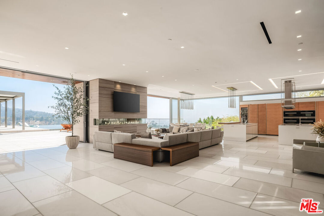 MLS #25575239 image #12