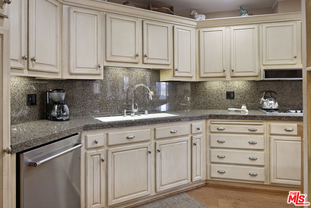 MLS #25575255 image #12