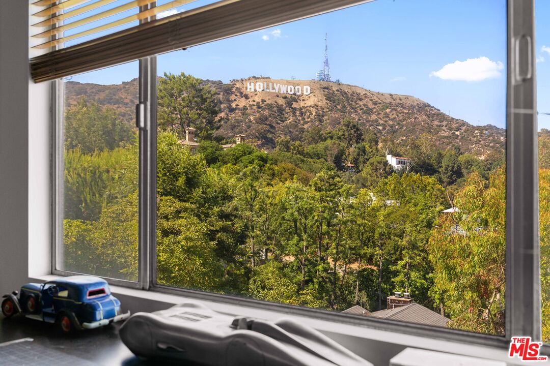 MLS #25575465 image #15