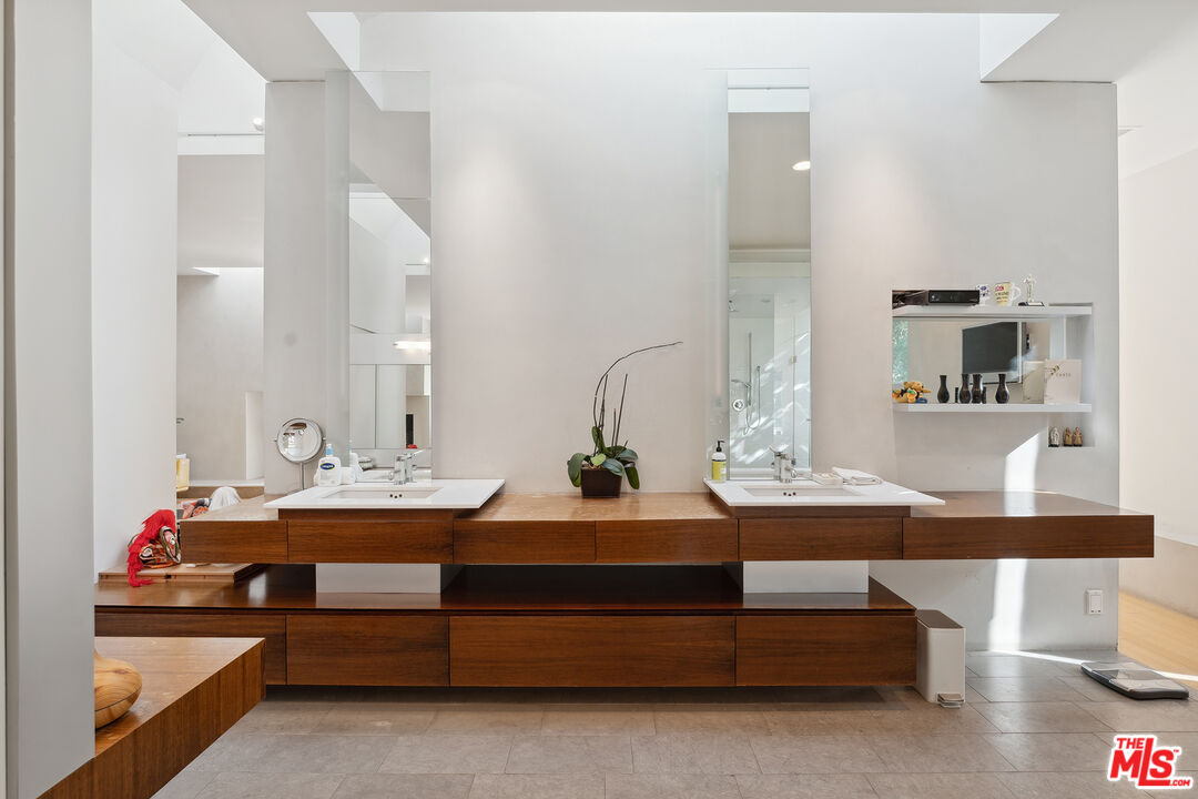 MLS #25575503 image #14