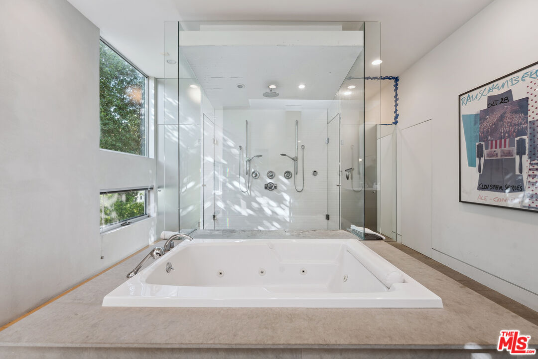 MLS #25575503 image #16