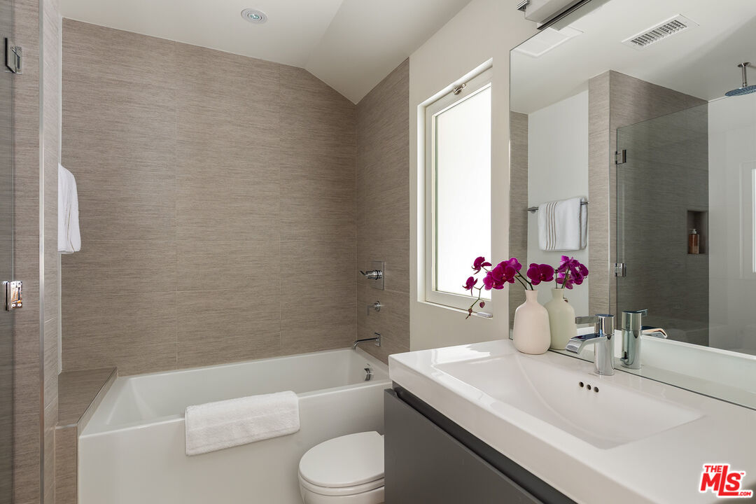 MLS #25575847 image #24