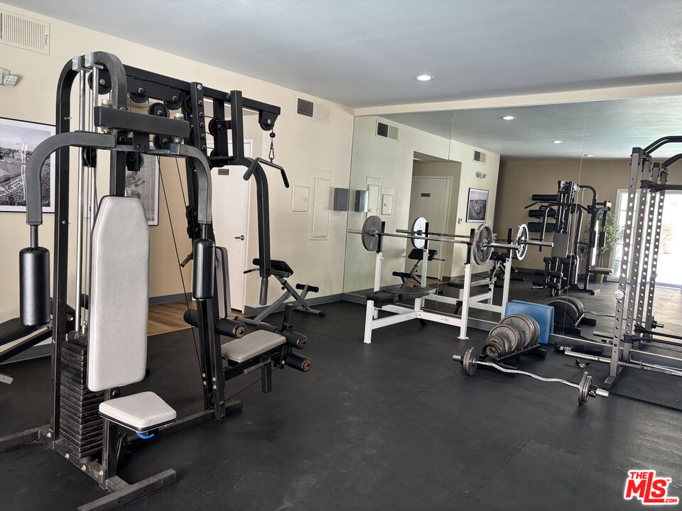 MLS #25575903 image #20