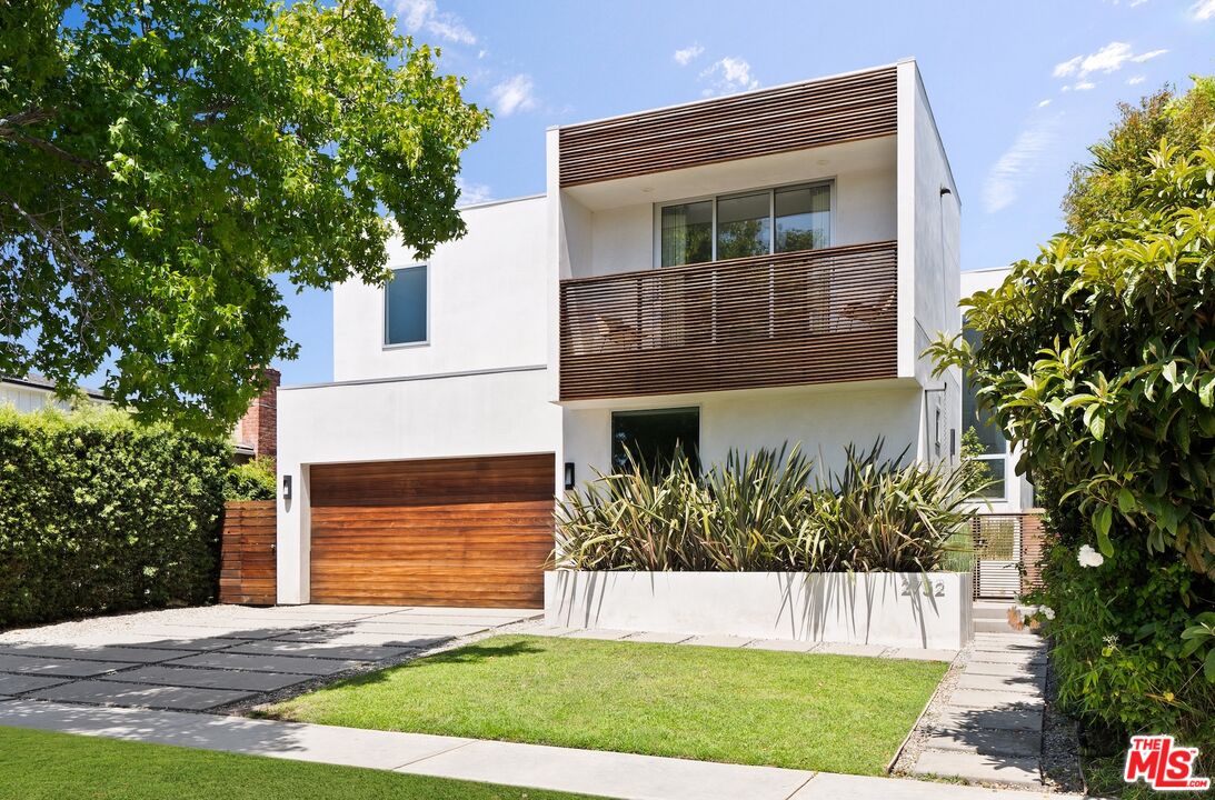 MLS #25576125 image #0