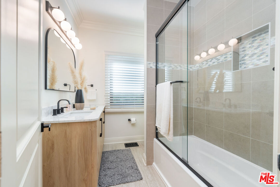 MLS #25576315 image #12