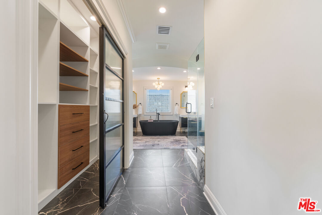 MLS #25576315 image #18