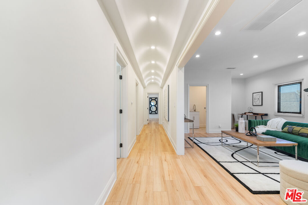 MLS #25576315 image #22