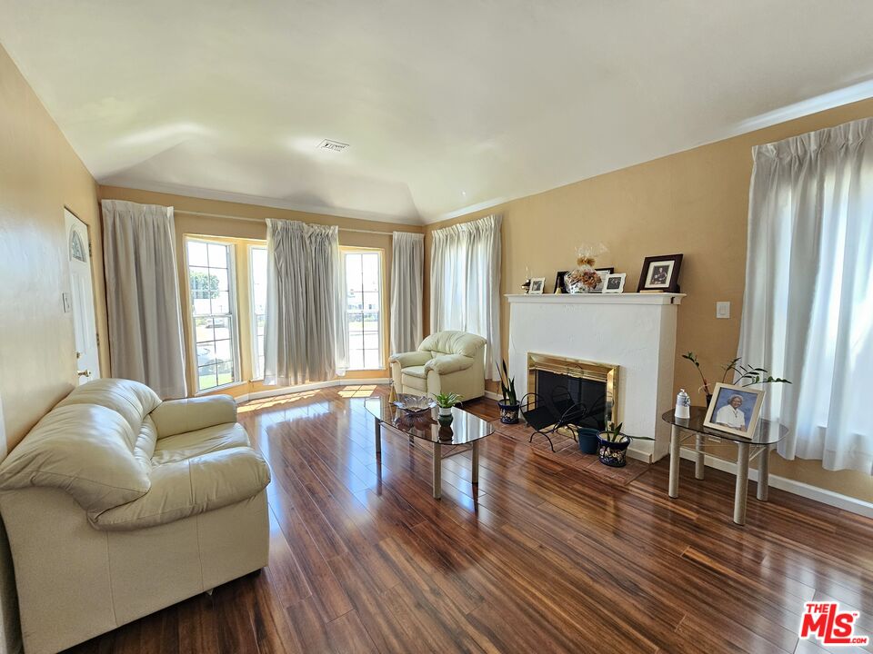 MLS #25576365 image #2